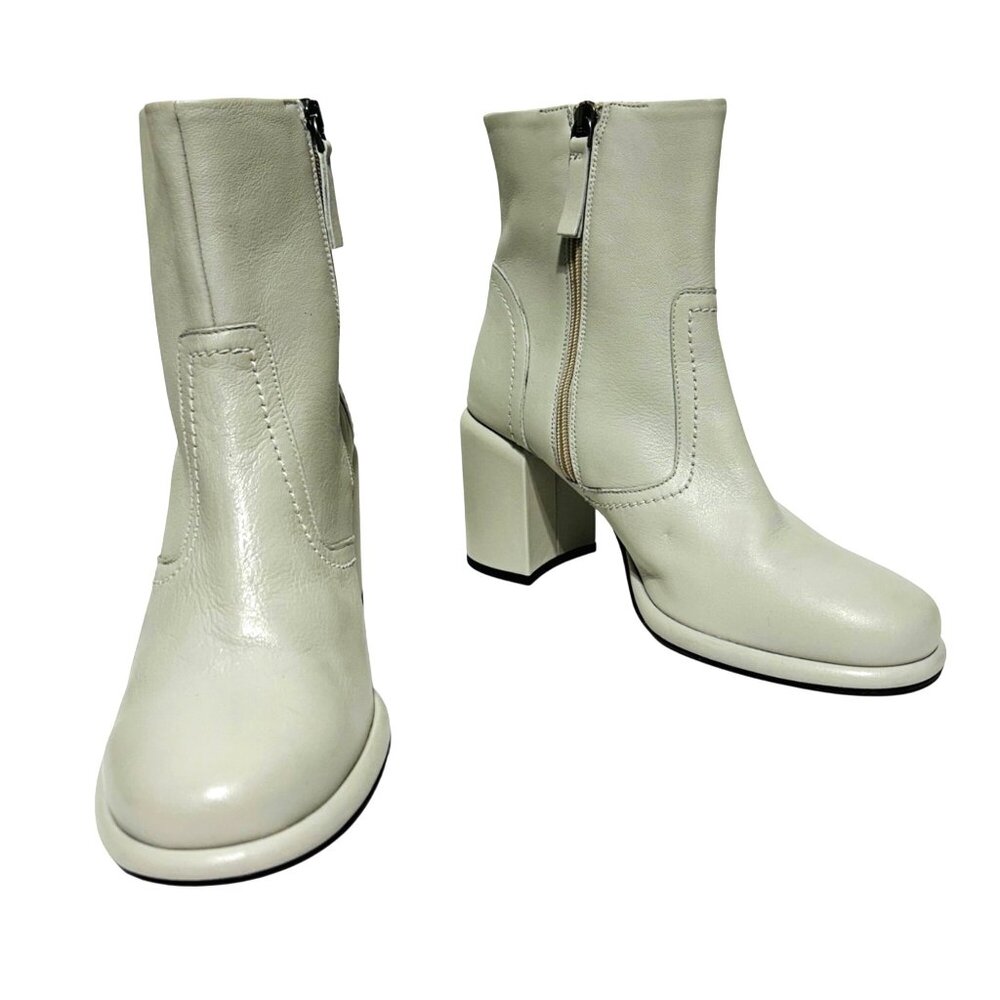 M.Gemi Women’s Sz 40 Ivory Leather Ankle Boots Block Heel & Side Zipper Closure